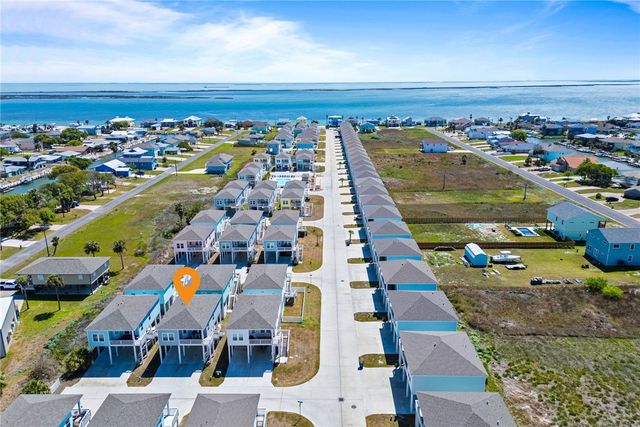 107 Caledonia, Rockport, TX 78382