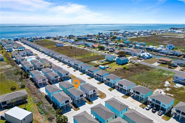 107 Caledonia, Rockport, TX 78382