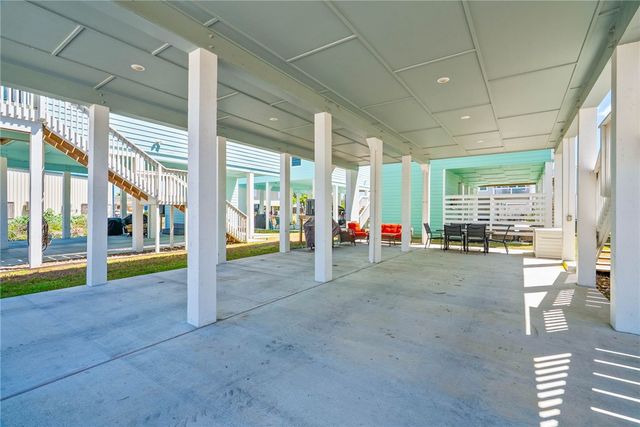 107 Caledonia, Rockport, TX 78382