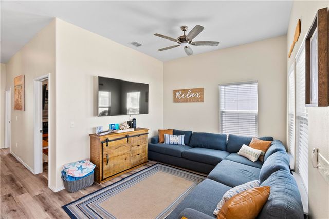 107 Caledonia, Rockport, TX 78382