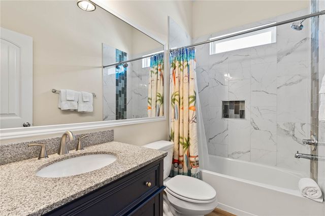 107 Caledonia, Rockport, TX 78382