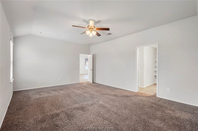 8004 Front Nine Lane, Navasota, TX 77868