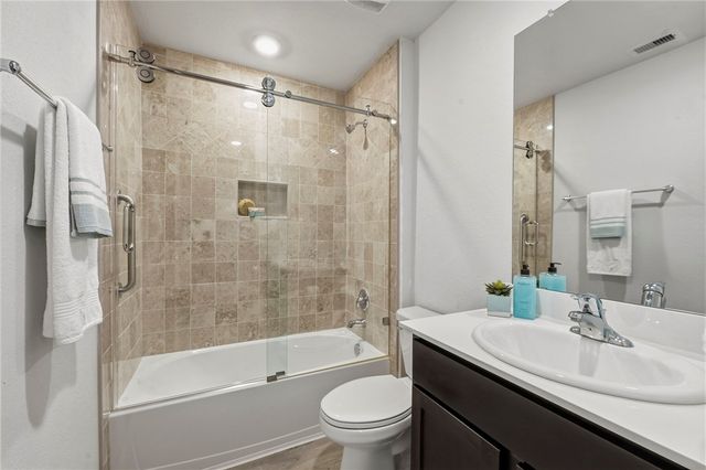 8004 Front Nine Lane, Navasota, TX 77868