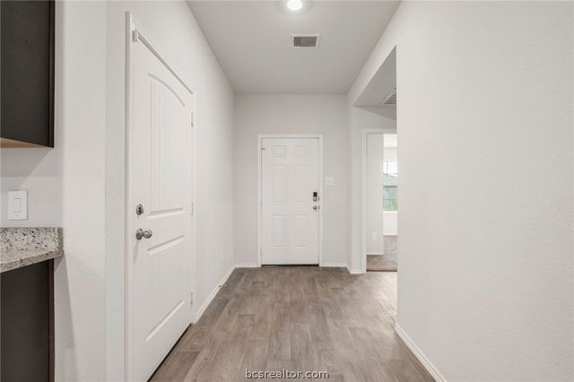 8004 Front Nine Lane, Navasota, TX 77868