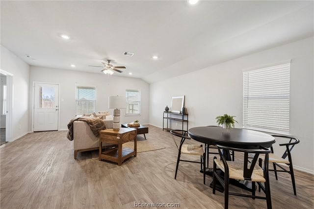 8004 Front Nine Lane, Navasota, TX 77868