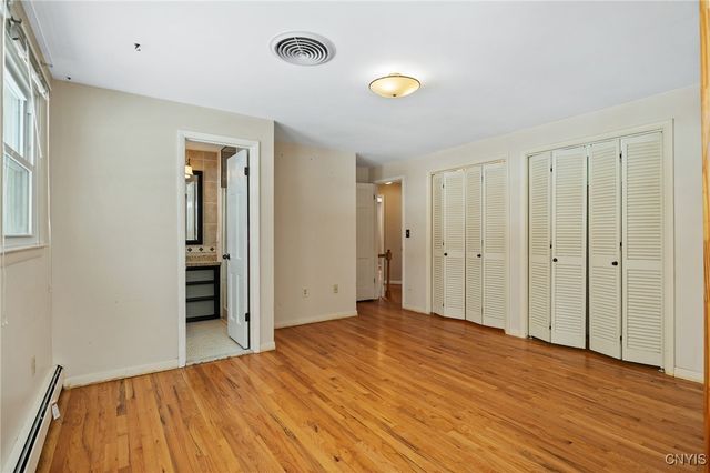 303 Victoria Park Dr, Salina, NY 13088