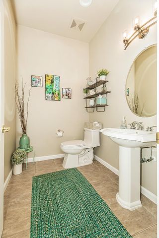 1923 N Douglas Avenue, Clovis, CA 93619