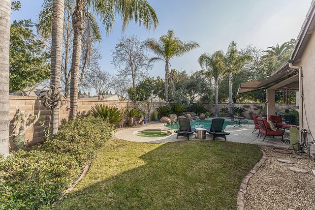 1923 N Douglas Avenue, Clovis, CA 93619