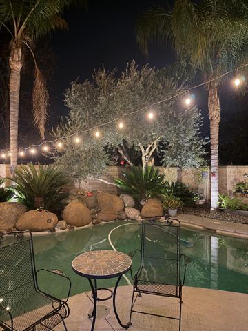 1923 N Douglas Avenue, Clovis, CA 93619