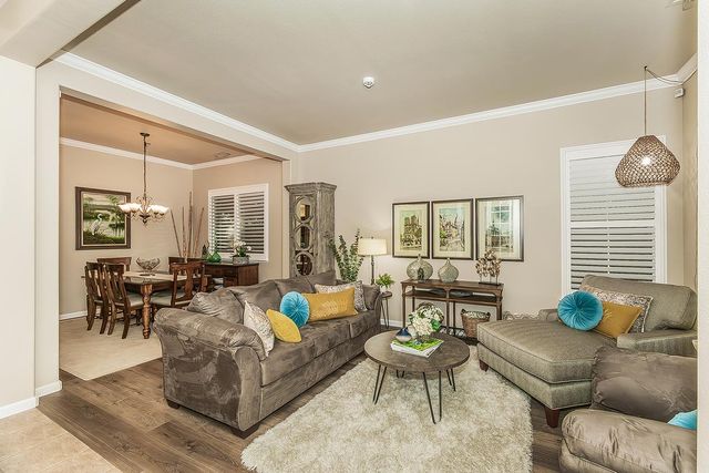 1923 N Douglas Avenue, Clovis, CA 93619