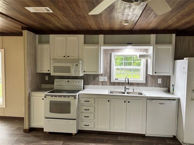 11511 NE 110TH TERRACE, Oxford, FL 34484