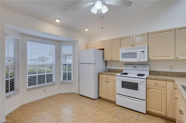 2221 NE 15th LN, Cape Coral, FL 33909