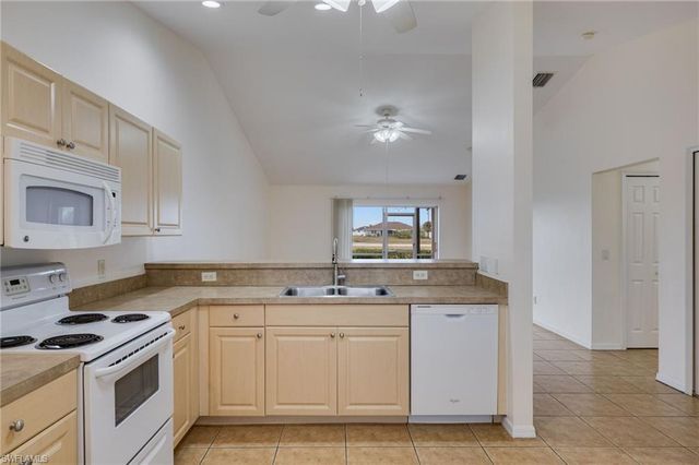 2221 NE 15th LN, Cape Coral, FL 33909