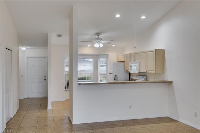 2221 NE 15th LN, Cape Coral, FL 33909