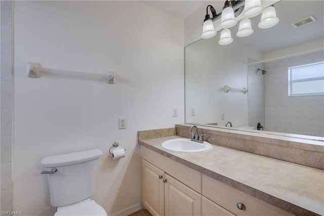 2221 NE 15th LN, Cape Coral, FL 33909