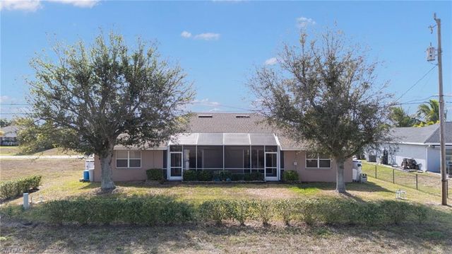 2221 NE 15th LN, Cape Coral, FL 33909