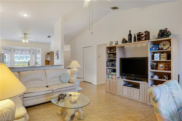 2221 NE 15th LN, Cape Coral, FL 33909