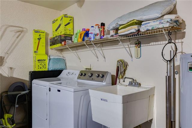 2221 NE 15th LN, Cape Coral, FL 33909