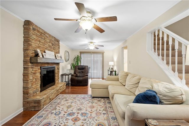 1846 Gina Dr, West Mifflin, PA 15122