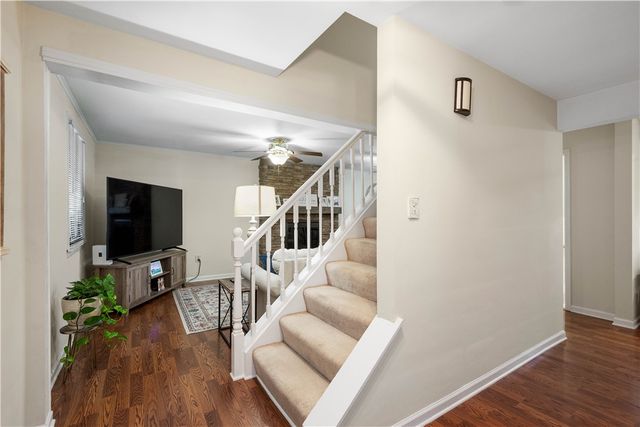 1846 Gina Dr, West Mifflin, PA 15122