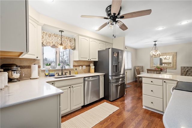 1846 Gina Dr, West Mifflin, PA 15122