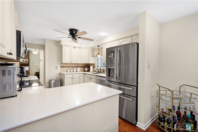 1846 Gina Dr, West Mifflin, PA 15122