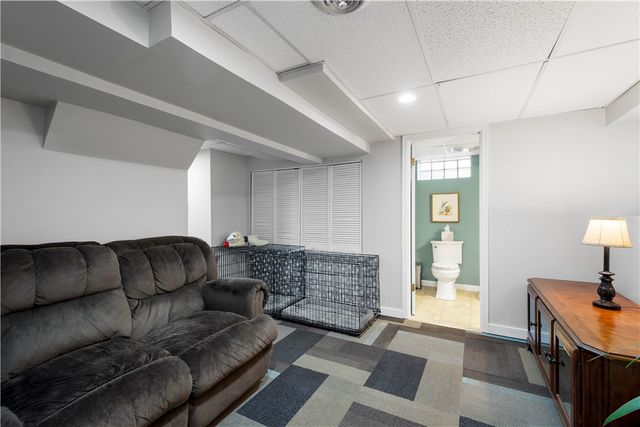 1846 Gina Dr, West Mifflin, PA 15122