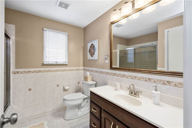 1846 Gina Dr, West Mifflin, PA 15122