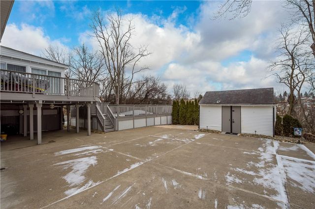 1846 Gina Dr, West Mifflin, PA 15122