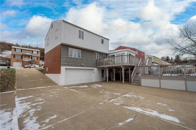 1846 Gina Dr, West Mifflin, PA 15122