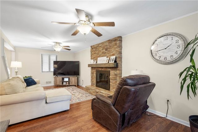 1846 Gina Dr, West Mifflin, PA 15122