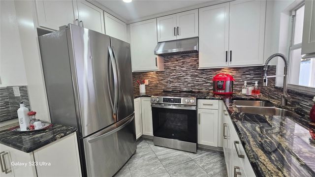 1092 N FLORIDA AVENUE, Tarpon Springs, FL 34689