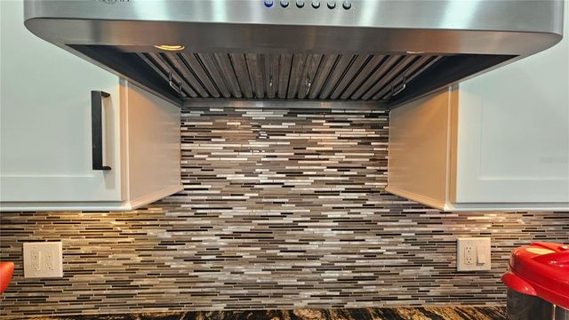 1092 N FLORIDA AVENUE, Tarpon Springs, FL 34689