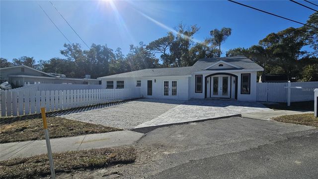 1092 N FLORIDA AVENUE, Tarpon Springs, FL 34689