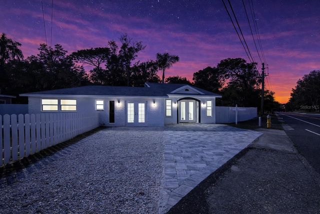 1092 N FLORIDA AVENUE, Tarpon Springs, FL 34689