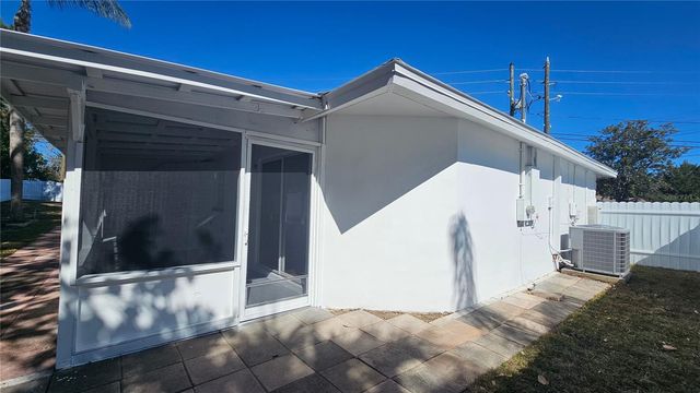 1092 N FLORIDA AVENUE, Tarpon Springs, FL 34689