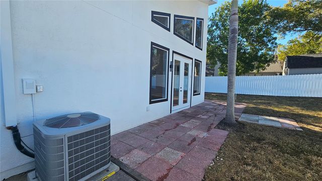 1092 N FLORIDA AVENUE, Tarpon Springs, FL 34689