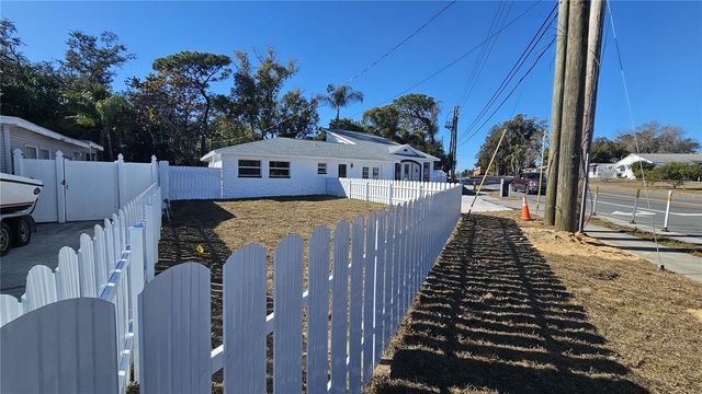 1092 N FLORIDA AVENUE, Tarpon Springs, FL 34689