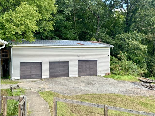 467 Gip Manning Rd, Clarksville, TN 37042
