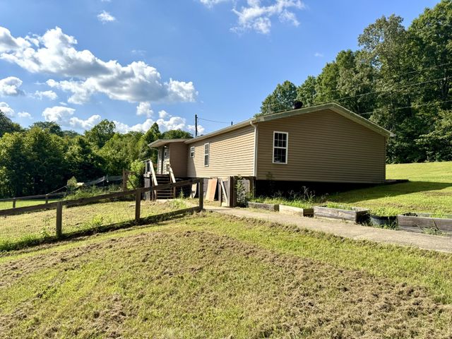 467 Gip Manning Rd, Clarksville, TN 37042
