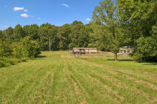 467 Gip Manning Rd, Clarksville, TN 37042