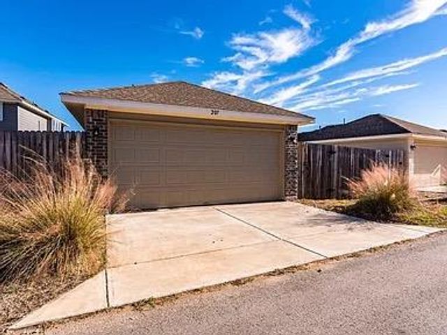 207 Wainscot Oak WAY, San Marcos, TX 78666