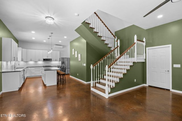 8811 Ellis Lane, Powell, TN 37849