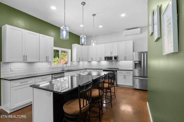 8811 Ellis Lane, Powell, TN 37849