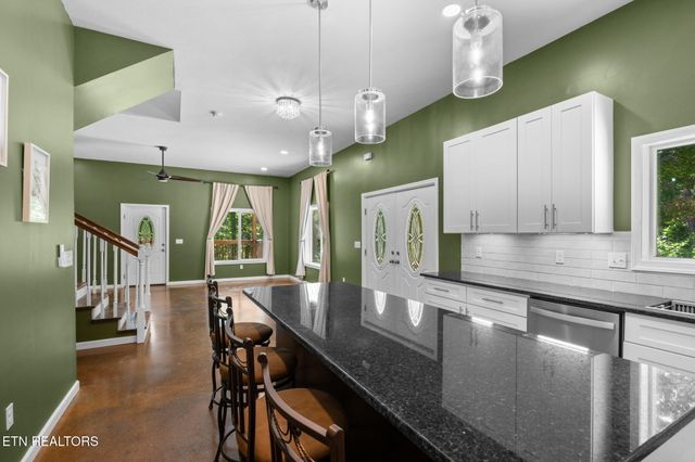 8811 Ellis Lane, Powell, TN 37849