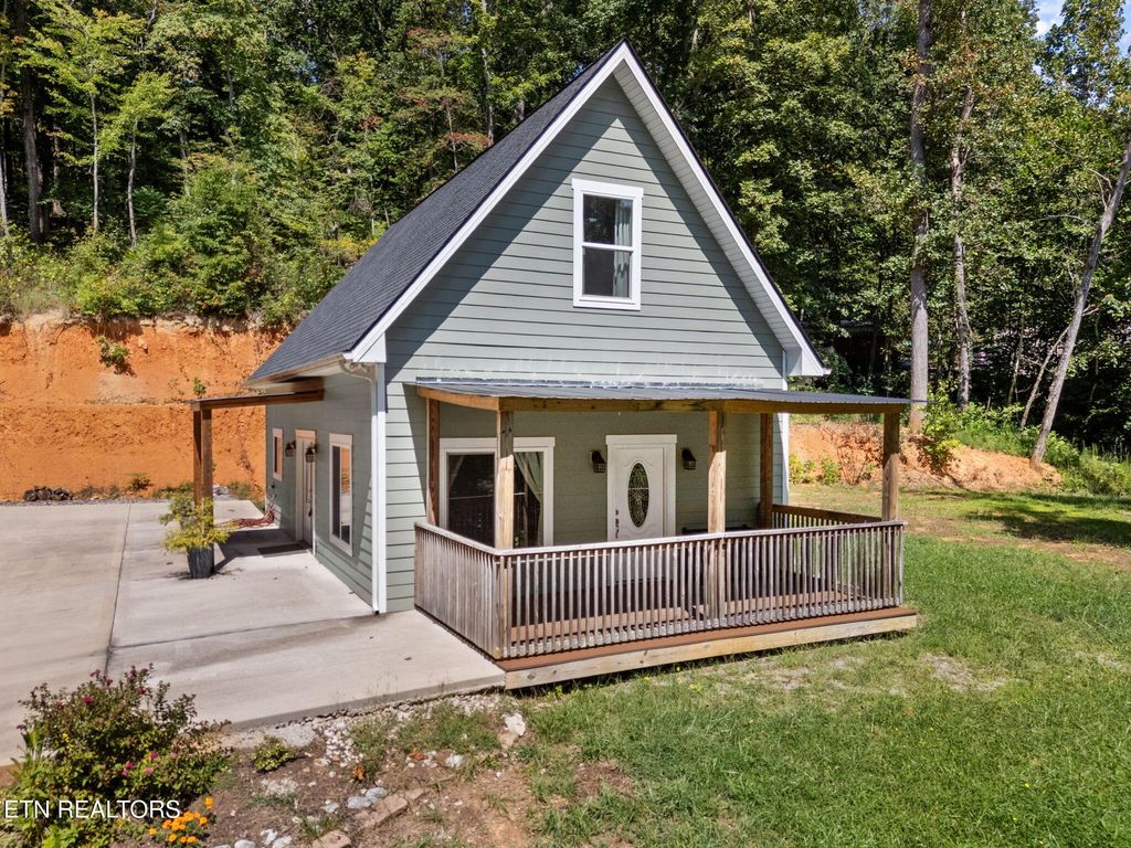 8811 Ellis Lane, Powell, TN 37849