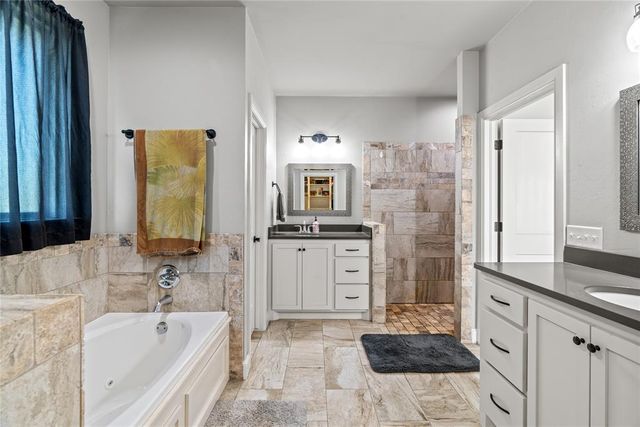 11216 SW 42nd Court, Mustang, OK 73064