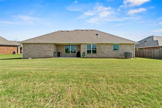 11216 SW 42nd Court, Mustang, OK 73064