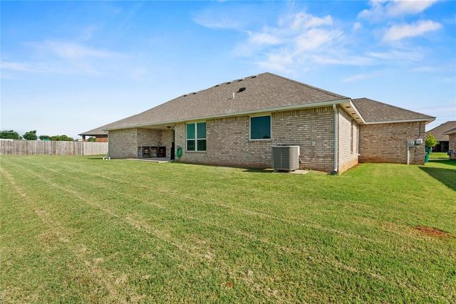 11216 SW 42nd Court, Mustang, OK 73064