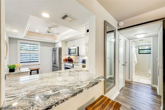 4300 Belair LN 12, Naples, FL 34103